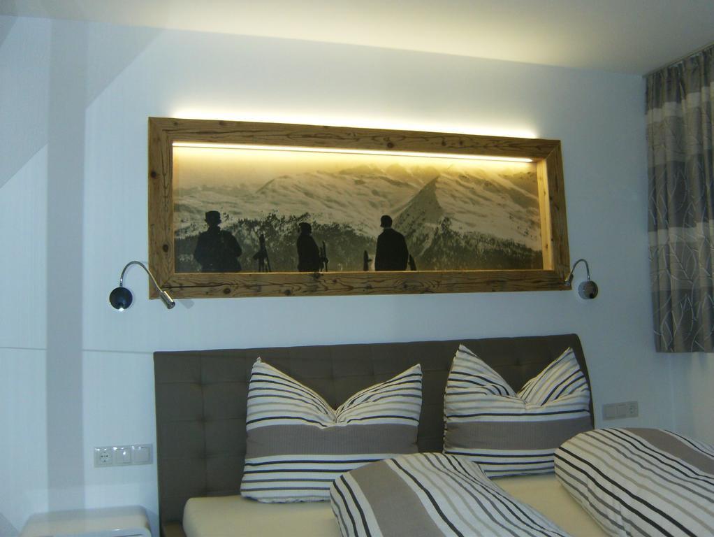 Royal Waldfeld Appartement Mayrhofen Kamer foto